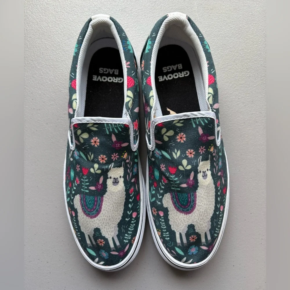 Groove Bags Floral Art Playful Llama Unisex Slip-On Sneakers